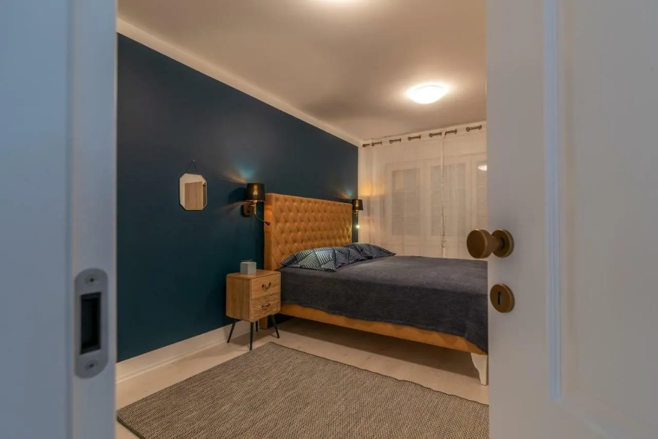 Apartment Aron Trogir 0*,  Kroatien